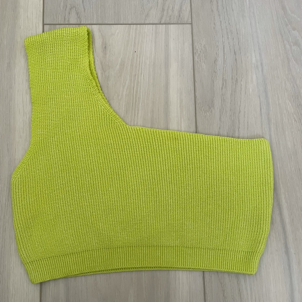 One shoulder knitted top